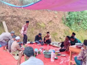 Pemerintah Desa Sadahayu Bersama Masyarakat Laksanakan Tradisi Sedekah Bumi
